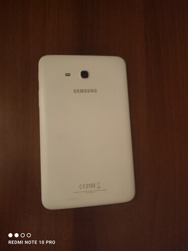 Samsung: Ağ rəngdə, Samsung firmasının istehsalı olan planşet ili 2014 — 7