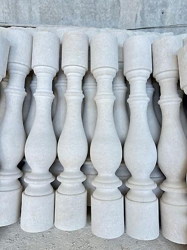Фасадные плиты Сары-Таш (Травертин): Отборные балясины,тумбы,перила из 2 го слой сары таша все в один цвет — 4