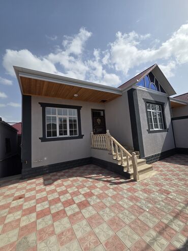 ağdaş əmlak: Мамедлы 3 комнаты, 100 м², Свежий ремонт
