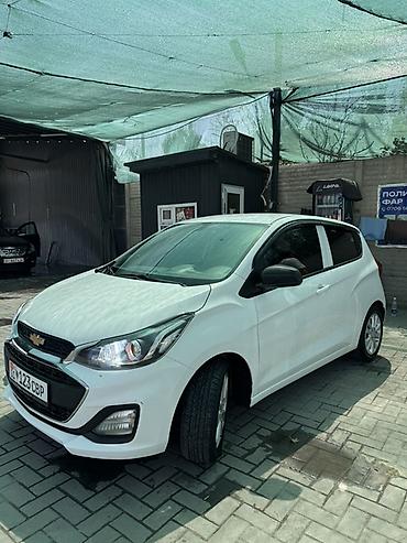 spark 2018: Chevrolet Spark: 2019 г., 1 л, Вариатор, Бензин, Хэтчбэк — 3