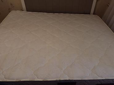 Döşəklər: Ortapedik iki nəfərlik döşək - Ölçü: təxmini 160x200 sm (queen-size) — 2
