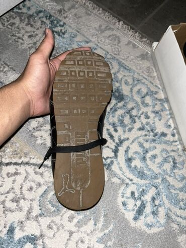 кожанный бомбер: Мужские кроссовки, 42, Puma, Б/у, цвет - Черный, Платная доставка, Самовывоз