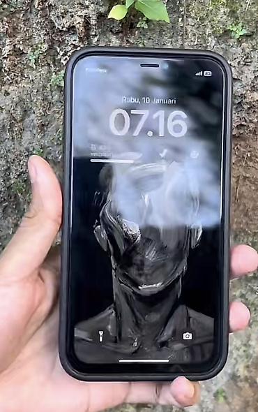 Apple iPhone: IPhone Xr, Б/у, 64 ГБ, Черный, Чехол, 100 % — 1