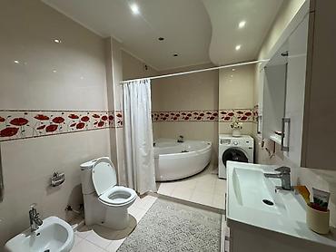 батора: 3 комнаты, 138 м², 7 мкр Элитка, 3 этаж — 8