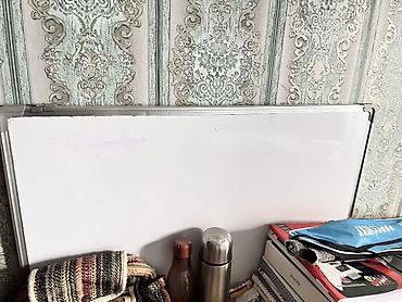 Маркёрная доска (whiteboard) с алюминиевой рамкой. - Поверхность
