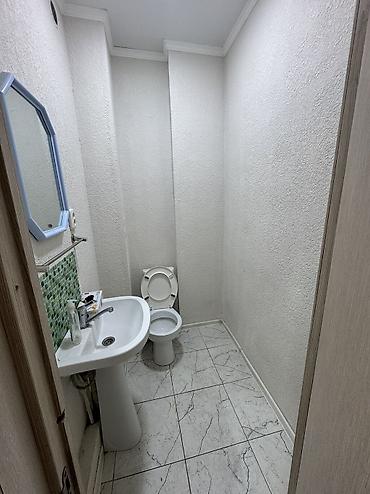 Аренда помещений свободного назначения: Сдаётся в долгосрочную аренду коммерческое помещение, в жилом — 10