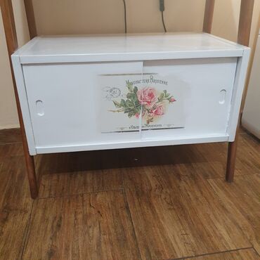 Komode: Retro komoda,prelepa kao nova,ocuvana.Restaurirana u kućnoj na lalafo.rs — 1 Komode: Retro komoda,prelepa kao nova,ocuvana.Restaurirana u kućnoj — 1