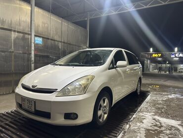 тоета грация: Продается Toyota Wish белого цвета. Этот компактный минивэн идеально