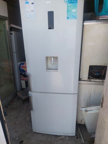 Ət çəkən maşınlar: 2 qapılı Beko Soyuducu Satılır, rəng - Ağ, Dispenserli