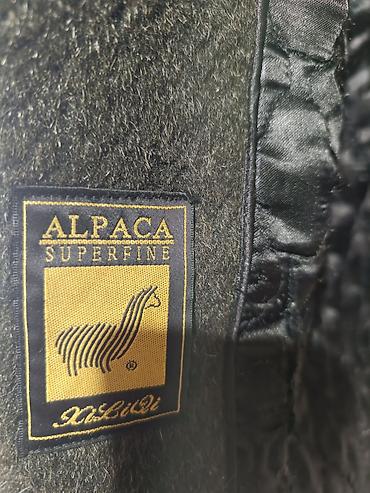 алпак палто: ПО СУПЕР ЦЕНЕ 2000 сом Женское пальто из ламы, размер XL, с воротником — 5
