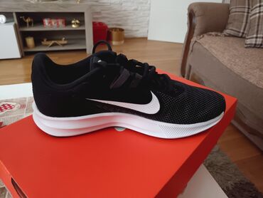 Patike i sportska obuća: Nike patike za trčanje nove, gazište 24,5 - 25cm broj 38,5. Cena