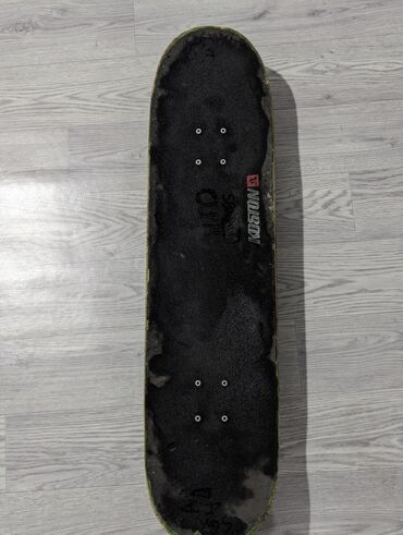 купить скейтборд в бишкеке: Скейтборд комплит, откатал примерно 2 недели и забросил, качественный