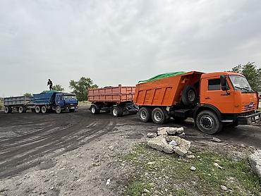 Прицепы и полуприцепы: Самосвал КАМАЗ 65115 с прицепом-самосвалом - Колесная формула 6x4. - — 12
