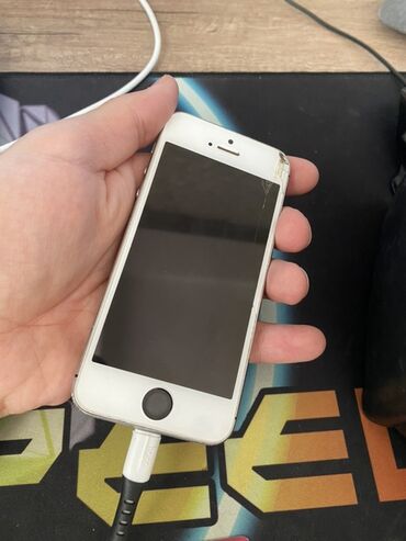 5 айфон: IPhone 5s, 16 ГБ, Күмүш