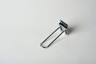 Комплектующие для торгового оборудования: Крючки, кронштейны и полкадержатели для Эконом — 18