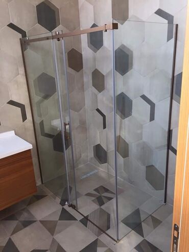 Duş kabinaları, arakəsmələr: Yeni Üstü açıq kabina, Künc üçün, Ödənişli çatdırılma — 12
