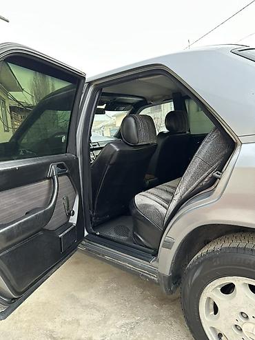 Mercedes-Benz: Mercedes-Benz W124: 1989 г., 2.3 л, Механика, Бензин, Седан at lalafo.kg — 4 Mercedes-Benz: Mercedes-Benz W124: 1989 г., 2.3 л, Механика, Бензин, Седан — 4