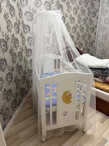 yumru besik: Oğlan üçün, İşlənmiş, Dördbucaq, Beşik, Matras ilə, Yellənmə mexanizmsiz — 5