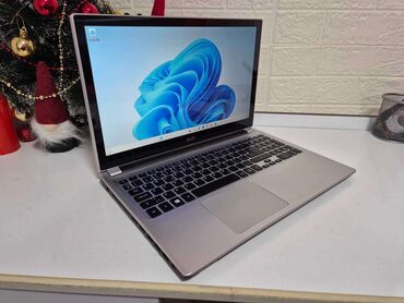 rucna sivaca masina: Intel Core i3, 8 GB OZU, 15.6 "