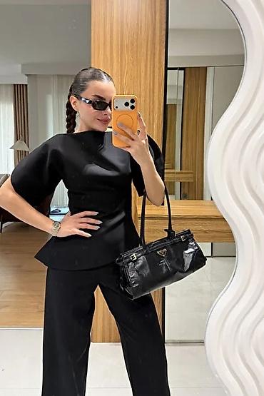 Kompleti: 2800💋
Li — 10