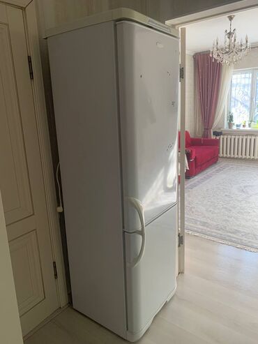 холодилник бирюса: Холодильник Biryusa, Б/у, Двухкамерный