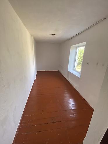 моя: 🏠 Продаётся 2-комнатная квартира в Ивановке 📍 Район станции 📐 Площадь — 9