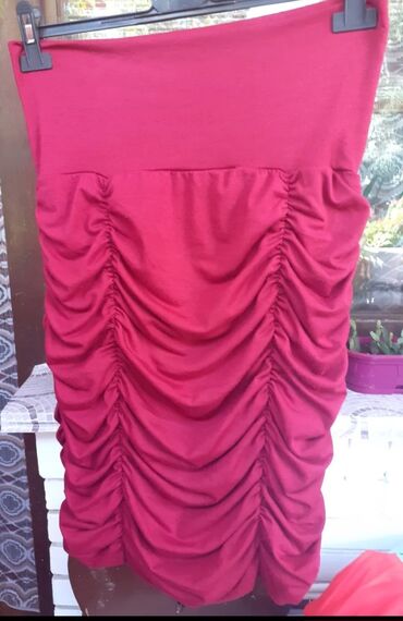 moderne bucke suknje: Suknja boje višnje sa širokim elastinom, širine 38 cm i dužine 67 cm