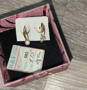 qiz ucun botlar: Sırğa, Sarı qızıl, 583 Əyar, 115 g