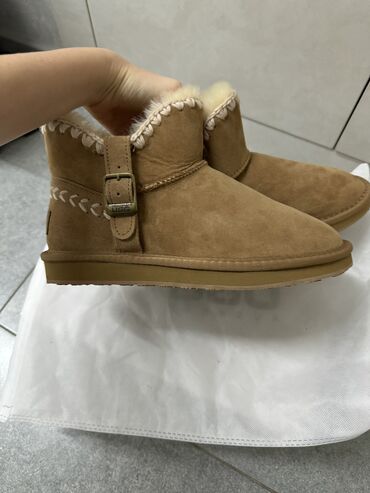 розовые угги: Угги, 38.5, UGG, Новый, цвет - Коричневый, Самовывоз