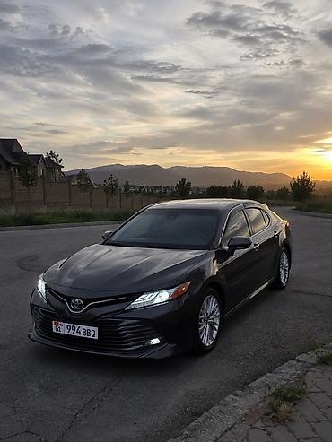 Toyota Camry: 2018 г., Автомат, Седан