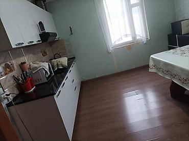 Продажа коттеджей и домов: Продается дом в г. Токмак в центре 20 соток. Дом кирпичный, отопление — 23