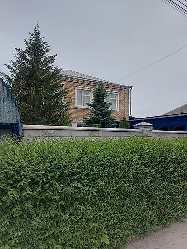 6 соток: Продаётся кирпичный двухэтажный дом в с. Ленинское с благоустроенным — 1