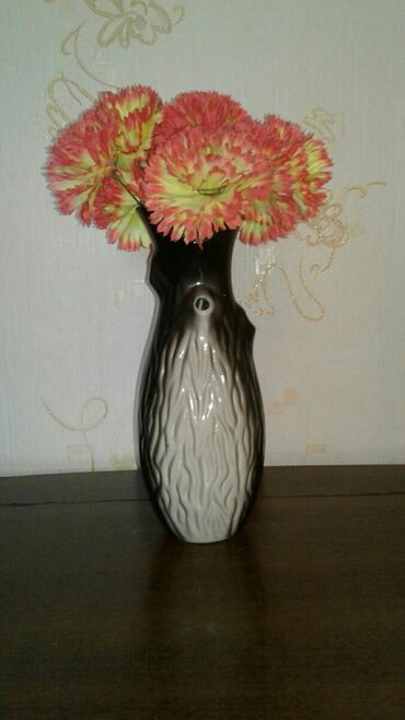 Вазы: По супер цене красивая керамическая ваза за 300 сом. Высота 35 см
