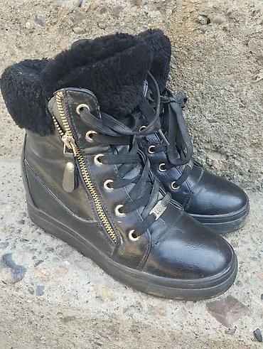 Ботинки и ботильоны: Элегантные женские ботильоны черного цвета с глянцевой поверхностью — 12