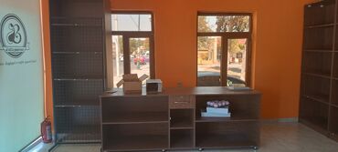 pərdə və divan: Dükkan, ofis və ya digər kommersiya sahələri üçün uyğun, çoxfunksiyalı