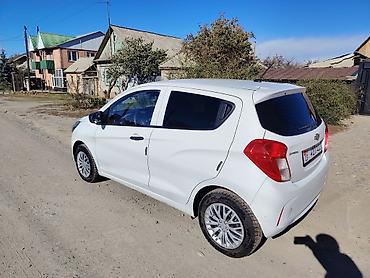 спарк в аренду: Chevrolet Spark: 2017 г., 1 л, Автомат, Бензин, Хэтчбэк — 5