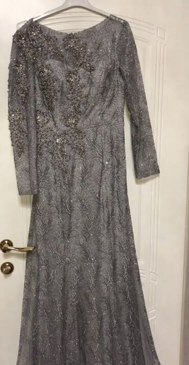 платья с платком: Вечернее платье, Классическое, Длинная модель, С рукавами, L (EU 40)