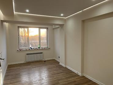 Продаю 1 комнатную квартиру 44 кв 3 этаж из 10 цена 1500$ за кв/м