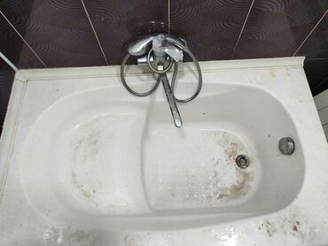 qazan və tavalar: Hamam vannası satılır. qırığı yoxdur . eni 75sm uzunluğu 130sm