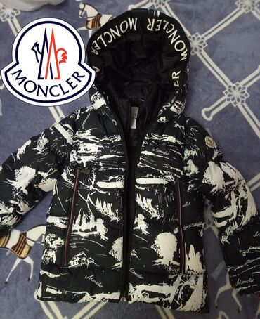 Üst geyimləri: Orjinal Moncler kurtka 7 8 9 yasa uygun tecili satilir 90 azn unisex