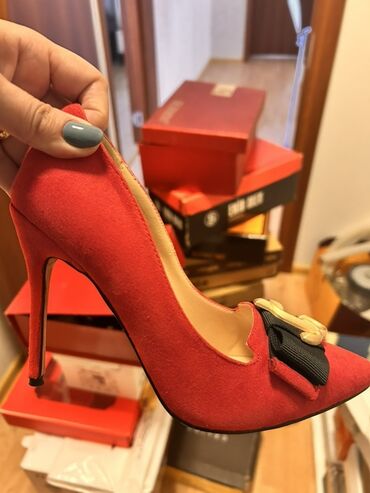 qadin pencekleri: Qırmızı Jimmy Choo qadın tuflisi - Brend: JIMMY CHOO London - Ölçü