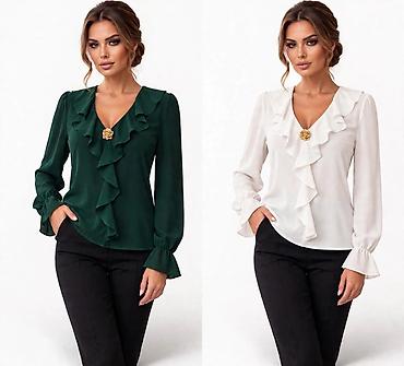 sandale 40: Elegantna ženska bluza sa volanima - Model: bluza sa V-izrezom i — 1
