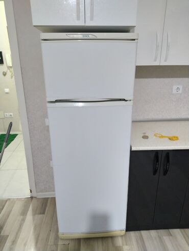 xaladeniklər: 2 двери Indesit Холодильник Продажа, цвет - Белый