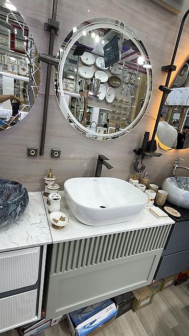 hamam dizaynlari: Hamam otağı üçün modern lavyabo-tumba və güzgü komplektləri — 1