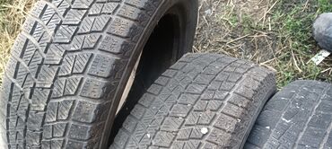 двухместная машина: Шины 185 / 60 / R 15, Зима, Комплект, Легковые, Roadstone