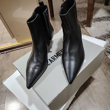 dior moon boots: Crne kožne čizme/gležnjače sa špicastim vrhom i niskom kitten štiklom — 2
