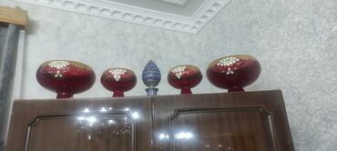 Asia: Фигура, Стекло, цвет - Красный