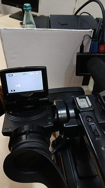 12x: Sony HXR-MC1500 peşəkar video kamera komplekti Xüsusiyyətlər: - HD — 4