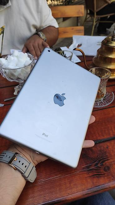 apple ipad 13: Barter var Apple iPad planşet Xüsusiyyətlər: - 9.7 düymlük Retina — 2