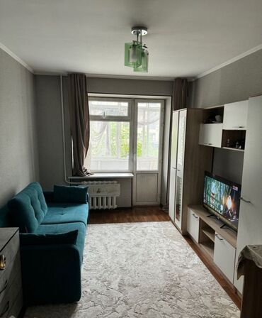 киевская логвиненко: 3 комнаты, 70 м², Индивидуалка, 3 этаж